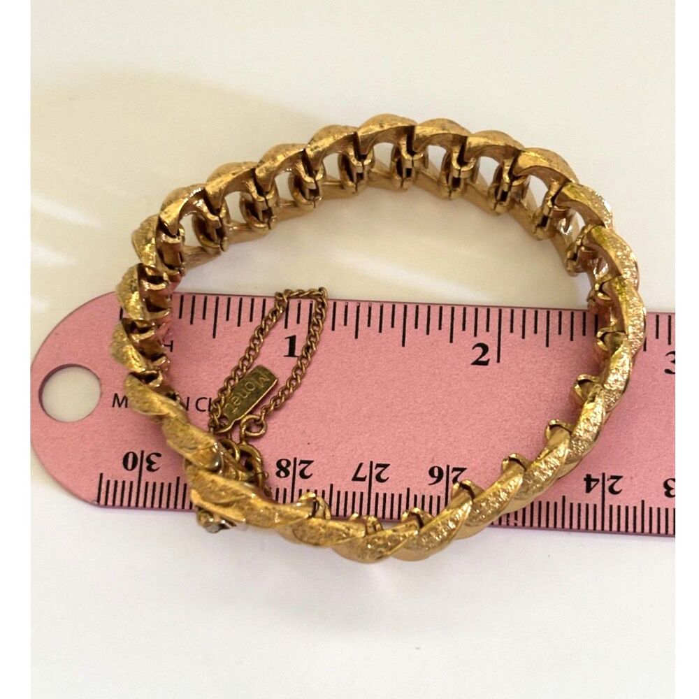 Vintage Monet Gold Tone Link Bracelet Signed Textured Statement Bracelet - Picture 5 of 7